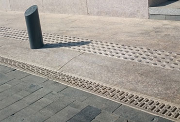 What factors affect the price of resin drain cover?